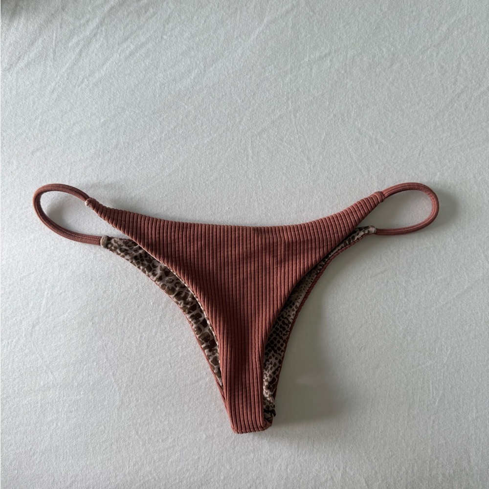 Acacia Bottom - Picture 3 of 3